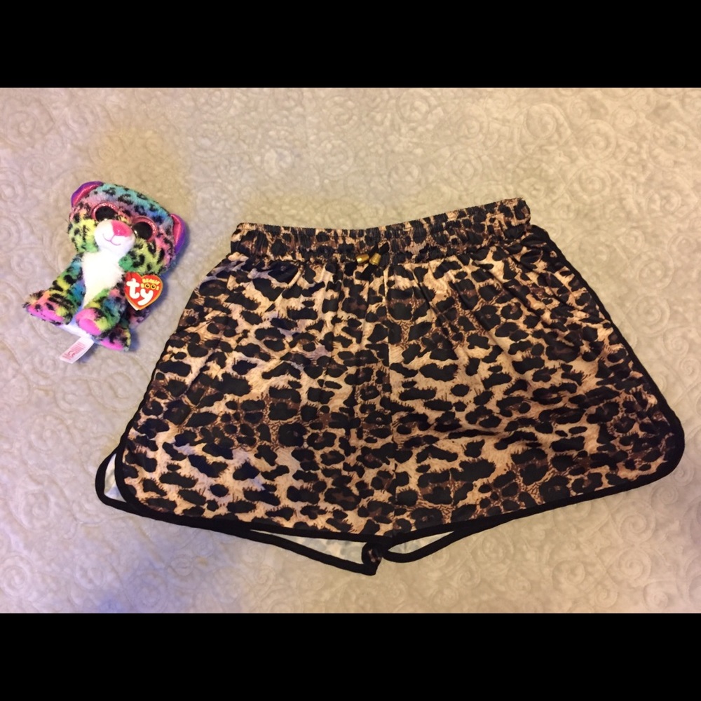 Leopard shorts with pockets